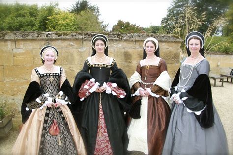 tudor clothing style|what did tudor women wear.